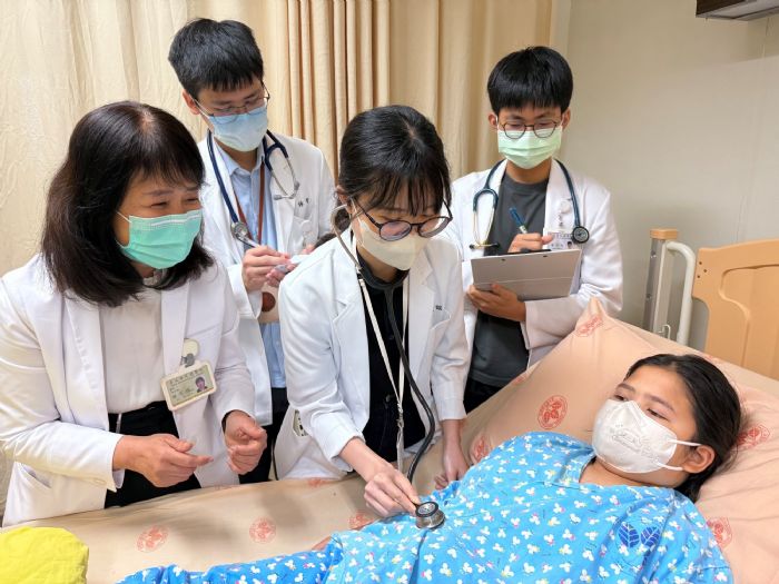 陪醫學生學會面對失敗，楊令瑀用溫暖與嚴謹培養未來好醫師